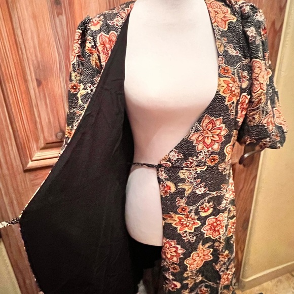 NWT MINK PINK FLORAL WRAP AROUND DRESS PUFF SLEEVE - Picture 9 of 16